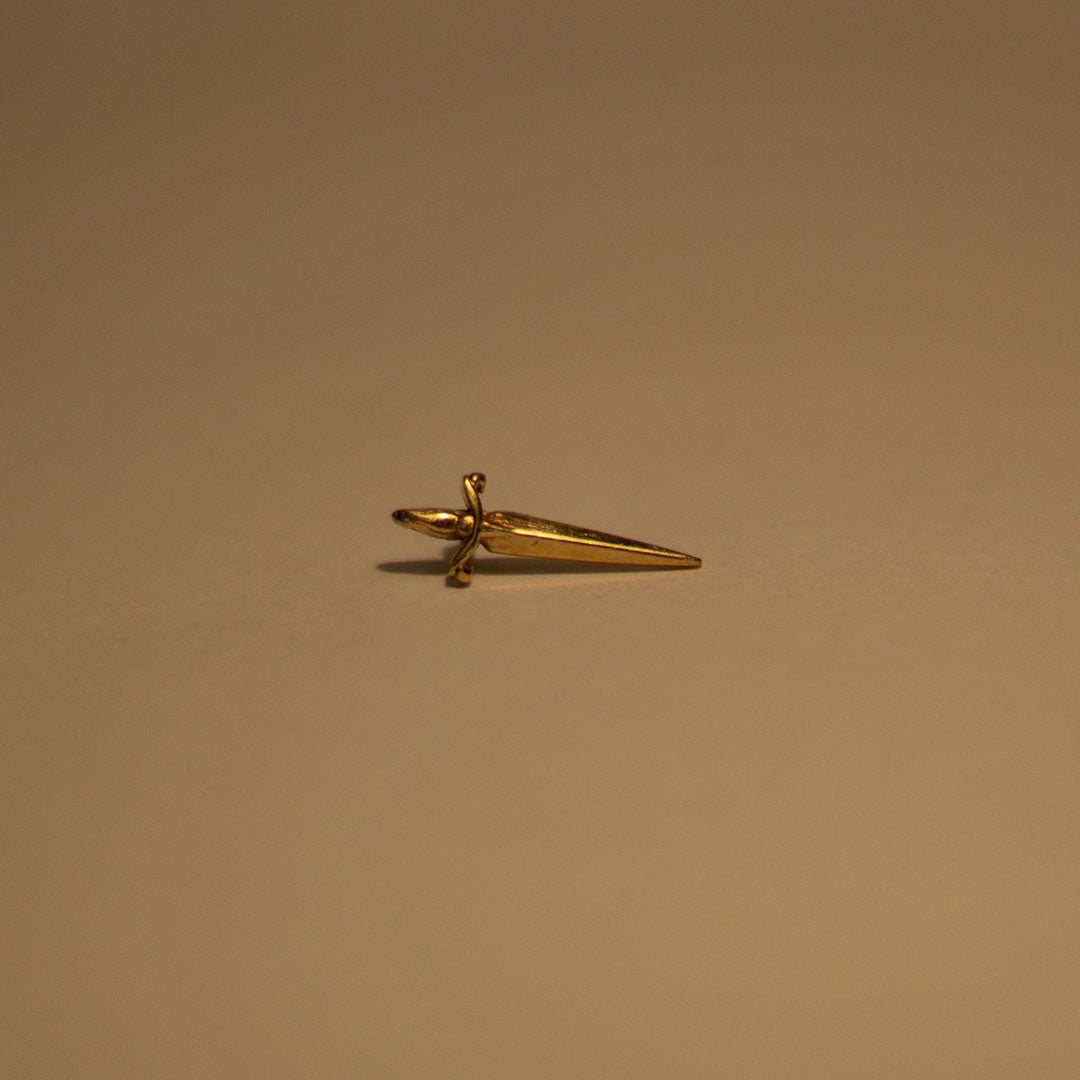 Saber 14k Gold Dagger Threadless End